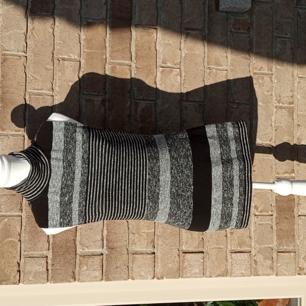 Frank Lyman Sleeveless High Mock Neck Sweater